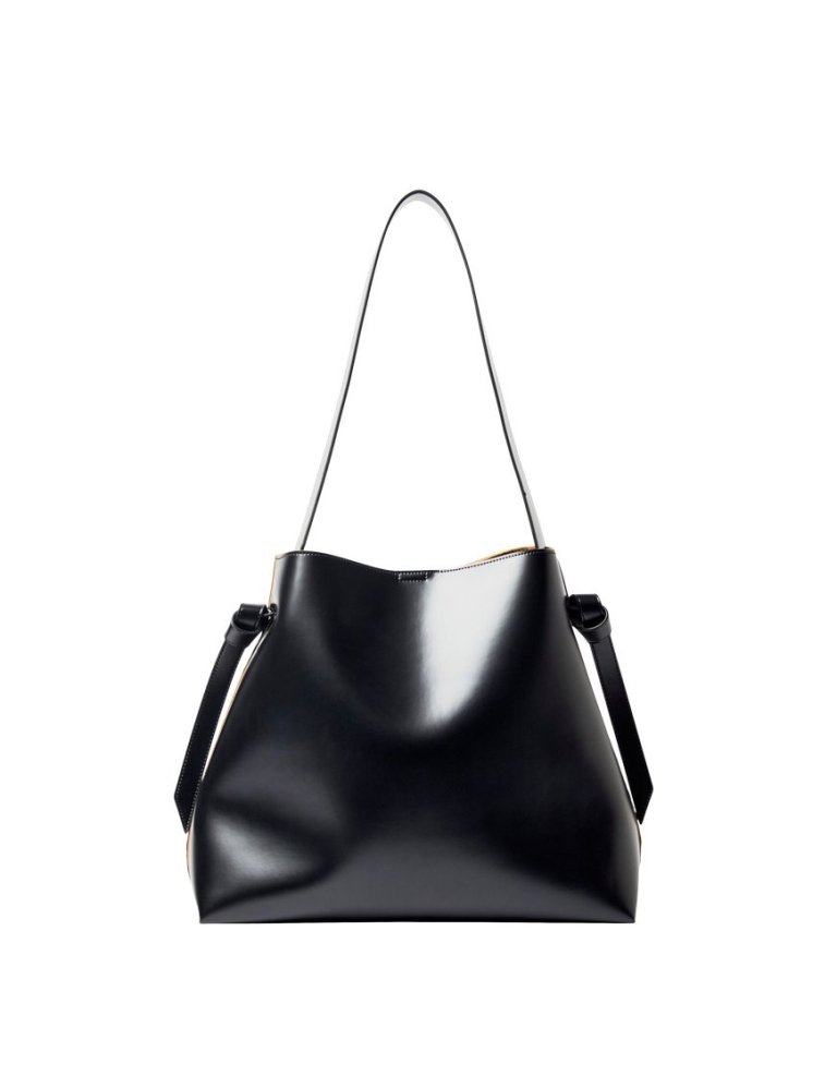 Selected, 29.990 kr.