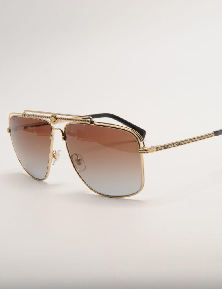 Versace, 44.200 kr.