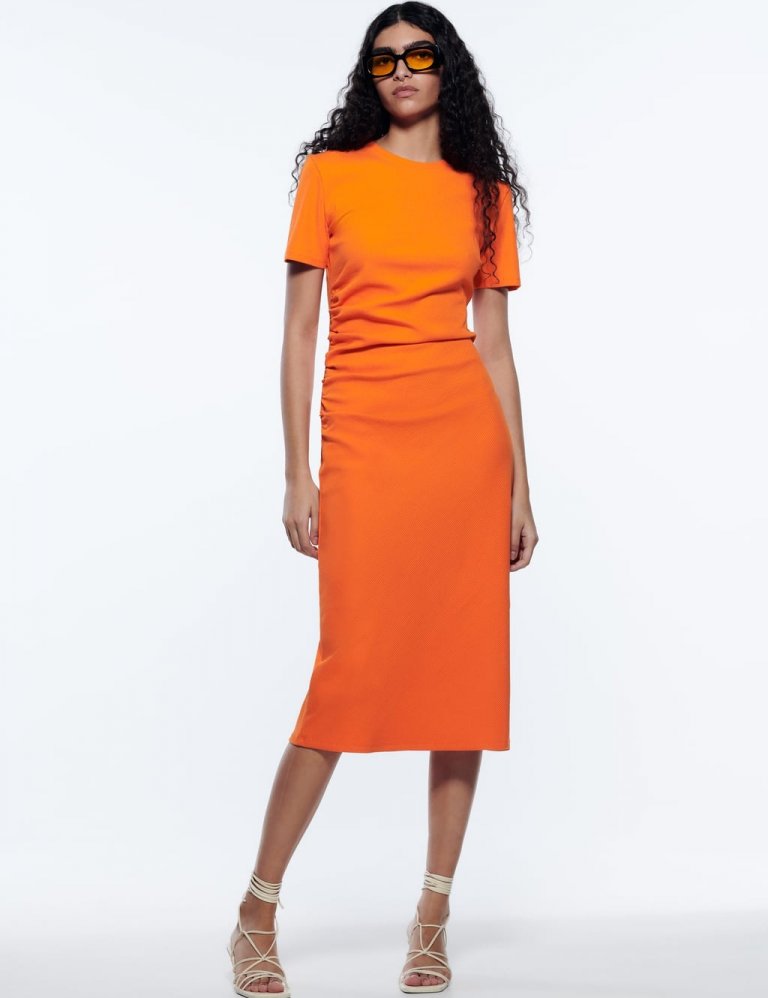 Zara, 4.495 kr.