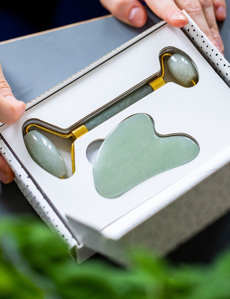 Gua Sha-sett, Elira, 6.490 kr.
