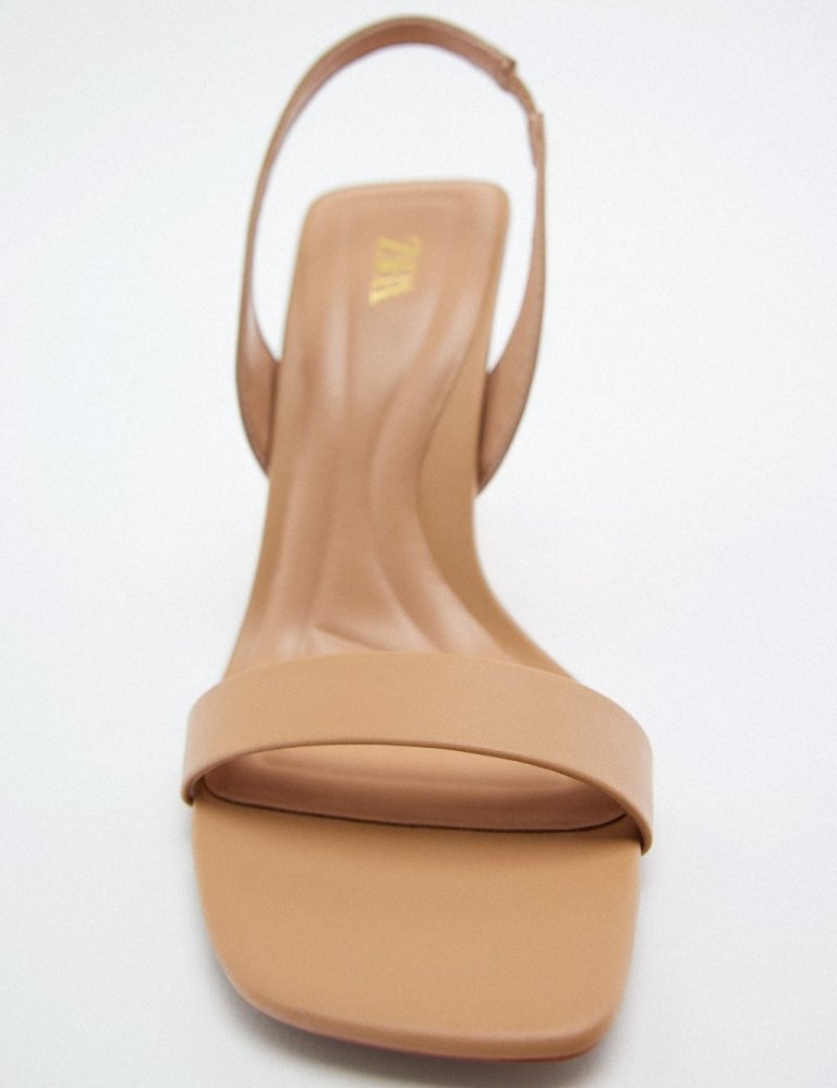 Zara, 6.495 kr.