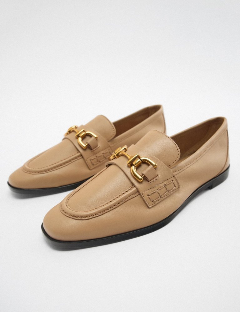 Zara, 8.495 kr.