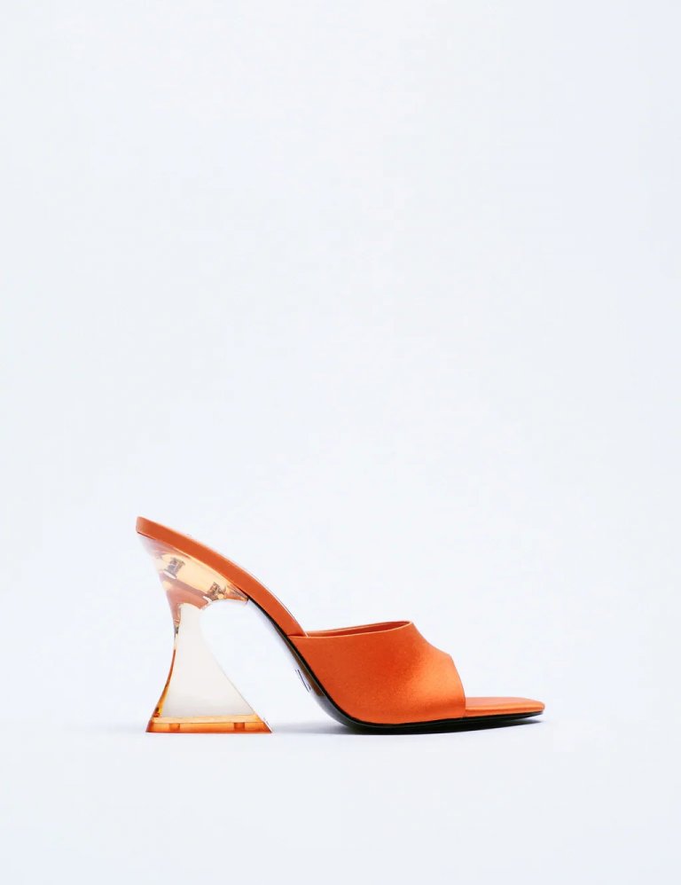 Zara, 8.495 kr.