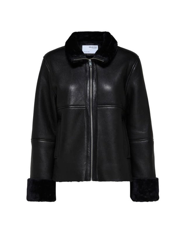 Selected, 84.990 kr.