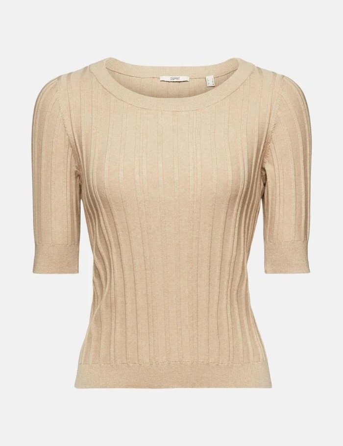 Esprit, 8.995 kr.