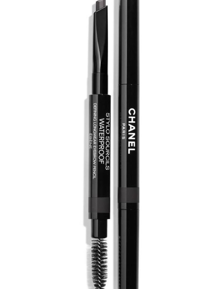 Stylo Sourcils Waterproof Defining Longwear Eyebrow Pencil í lit Brun Clair.