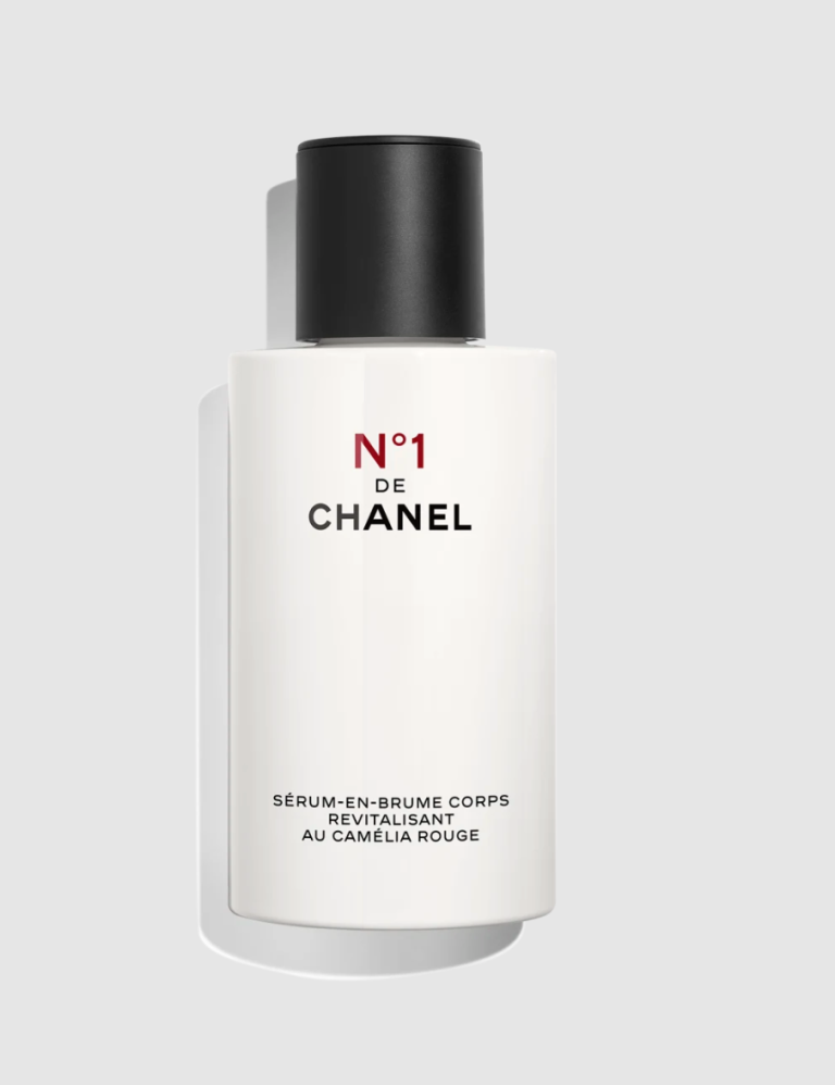 Líkamsserum sem kemur í sprayformi er einnig partur af nýrri N°1-línu Chanel.
