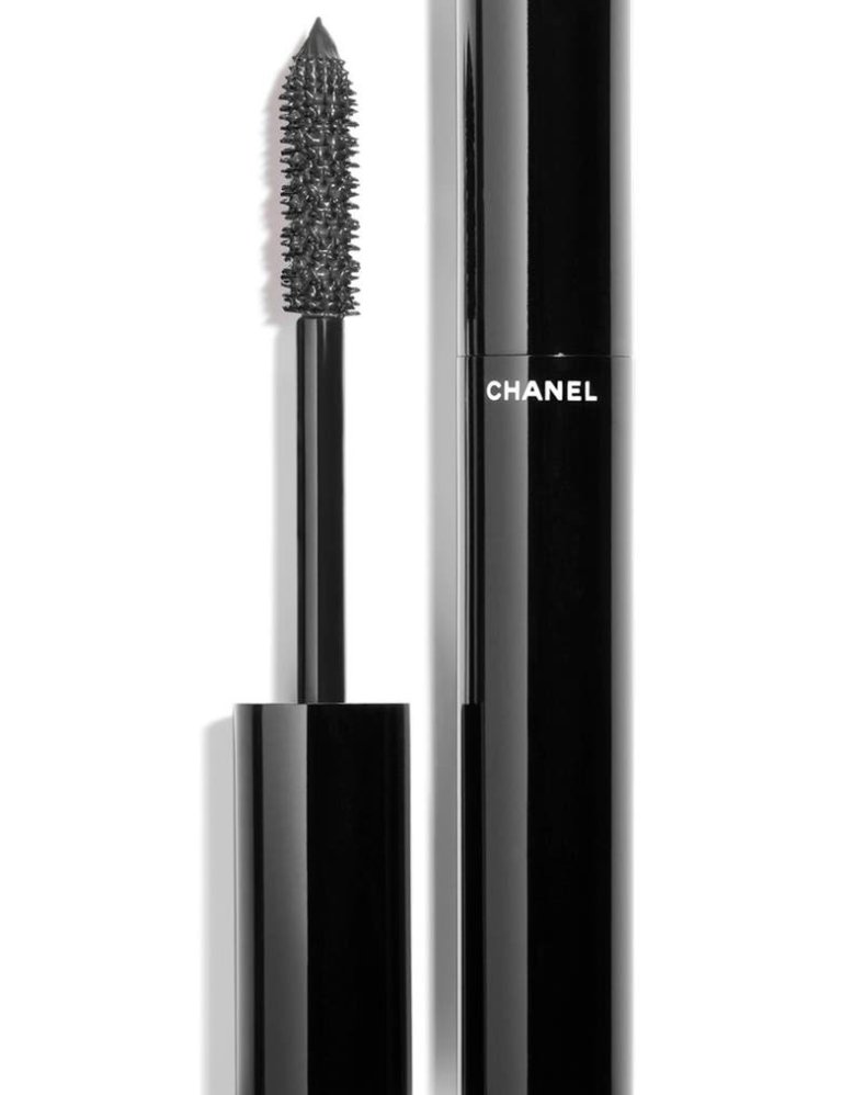 Le Volume De Chanel-maskarinn er frábær en Nina notaði hann á Laufeyju.