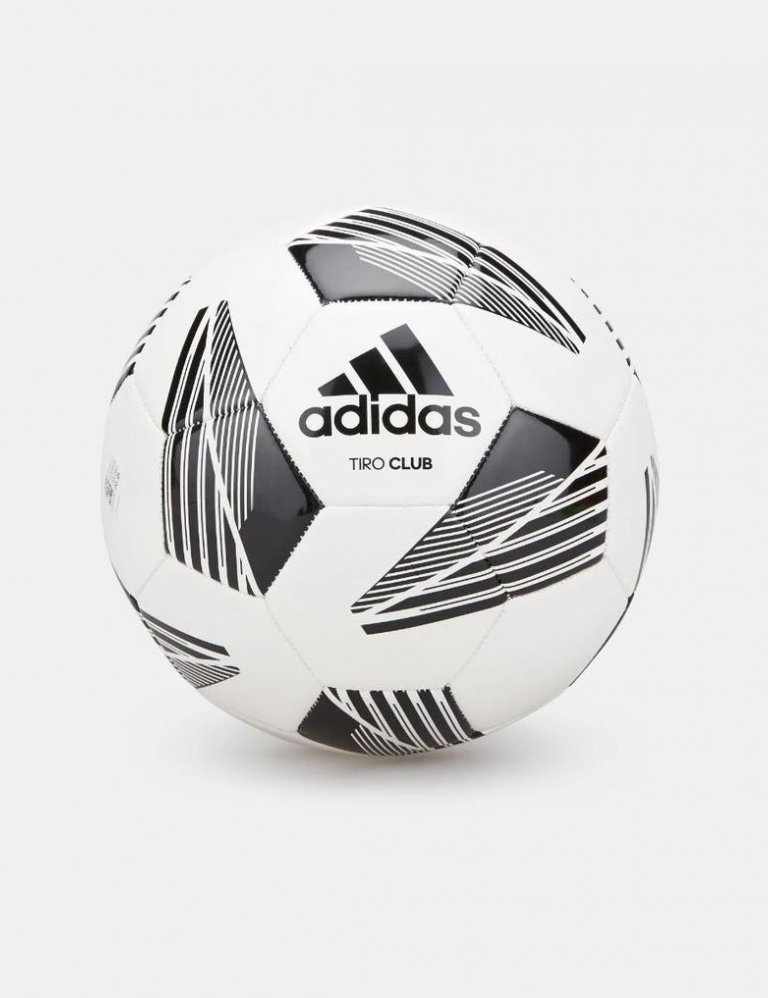 Adidas fótbolti. Hagkaup, 4.999 kr.