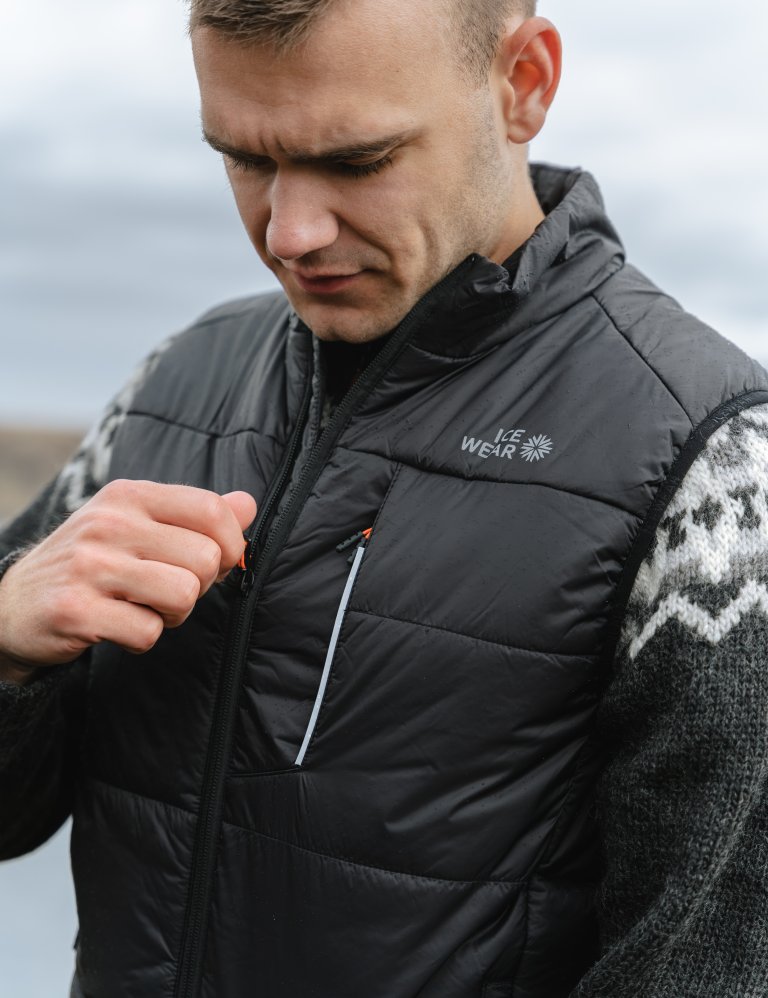 Fatnaður úr Icewear.