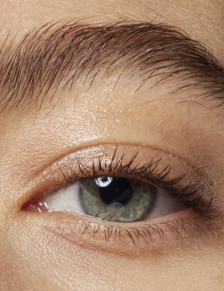 Brow Lift Lamination gelið frá Gosh heldur augabrúnunum á sínum stað alllllan daginn!