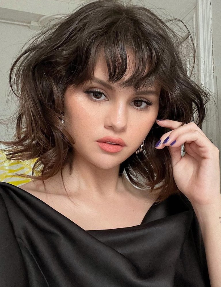 Selena Gomez rokkar tjásulega rokkaraklippingu einstaklega vel. Instagram, @taylorlashae