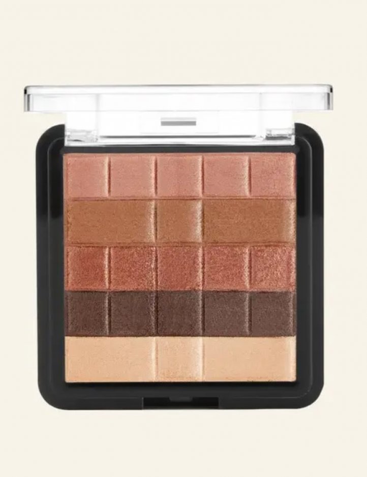 Fáðu sanseraða og sólkyssta áferð á húðina með Shimmer Waves frá The Body Shop, 3.990 kr.