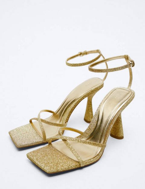 Zara, 8.995 kr.