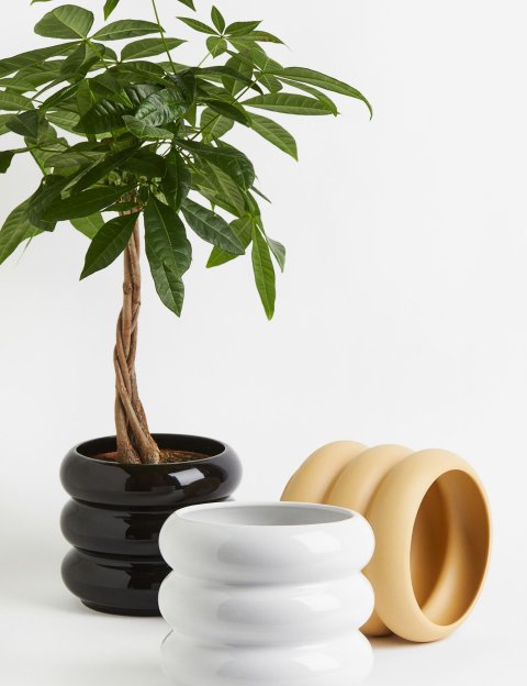 Það leynast margir smart blómapottar í H&M Home.