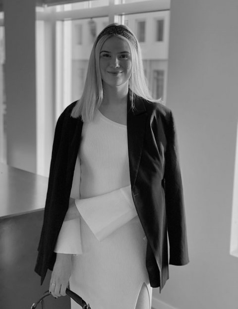 Stella Birgisdóttir innanhússhönnuður, sem ásamt Hildi Árnadóttur arkitekt rekur Béton Studio arkitekta- og innanhússhönnunar stúdíó.