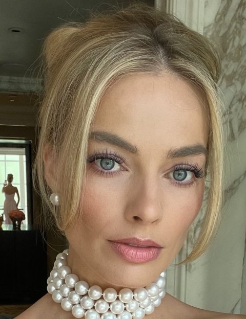 Margot Robbie með varalit sumarsins.