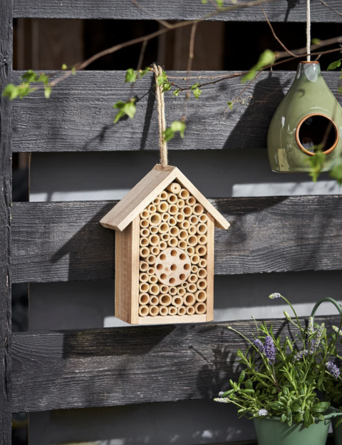 Hús fyrir litlu röndóttu býflugurnar. Søstrene Grene - 690 kr. 