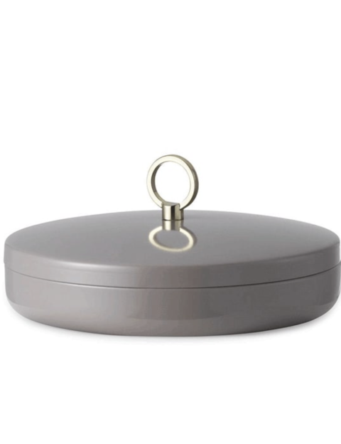 Fallegt box frá Normann Copenhagen með loki. Fæst í öðrum stærðum og litum. Epal - 5.950 kr. 