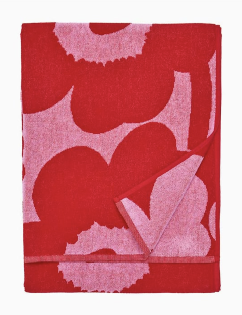 Handklæði frá Marimekko, 70x150 cm. Epal - 7.500 kr. 
