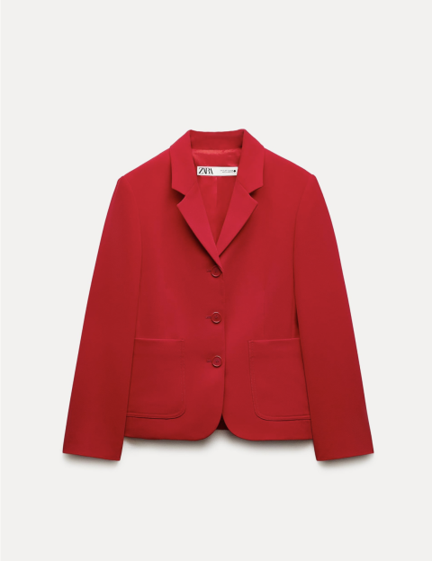 Flottur þríhnepptur blazer. Zara - 13.995 kr. 