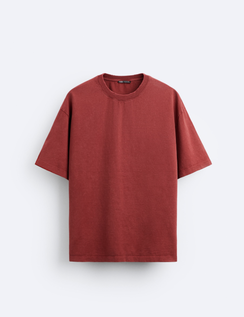 Afslappaður bolur fyrir herrann. Zara - 4.995 kr. 