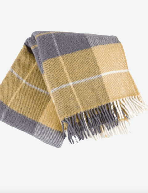 Ylur er fallegt 100% ullarteppi sem kemur í stærð 130 x 190cm. Icewear - 14.990 kr. 
