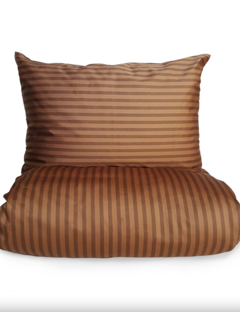 Röndóttu sængurverin frá IHANNA HOME, fást í ýmsum stærðum og litum. Epal - 17.900 kr.