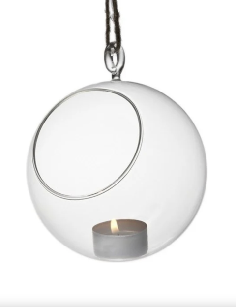 Hangandi kúla fyrir blóm eða kerti. Dúka - 3.490 kr.