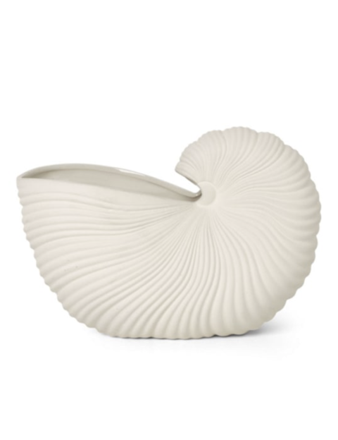 Einn vinsælasti vasi síðustu missera er Shell Pot, enda einstaklega fallegur. Epal - 14.900 kr.