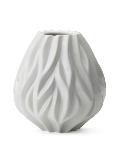 Það eru flottar útlínur í þessum vasa. Líf og list - 11.760 kr.