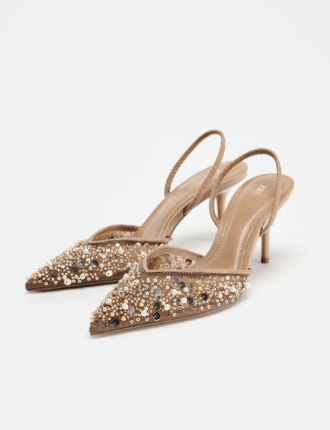 Hælar með steinum. ZARA - 9.995 kr.