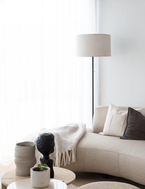 Þá mælir hún með notkun náttúrulegra efna, t.d.  ull og hör í teppi, púða og rúmföt til að innleiða þá hugmyndafræði. Mynd / Þórkatla Sif Alberssóttir.