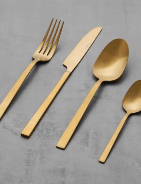 Brasserað hnífaparasett er gullfallegt á borðið, 24 stk. Home & You - 17.990 kr.